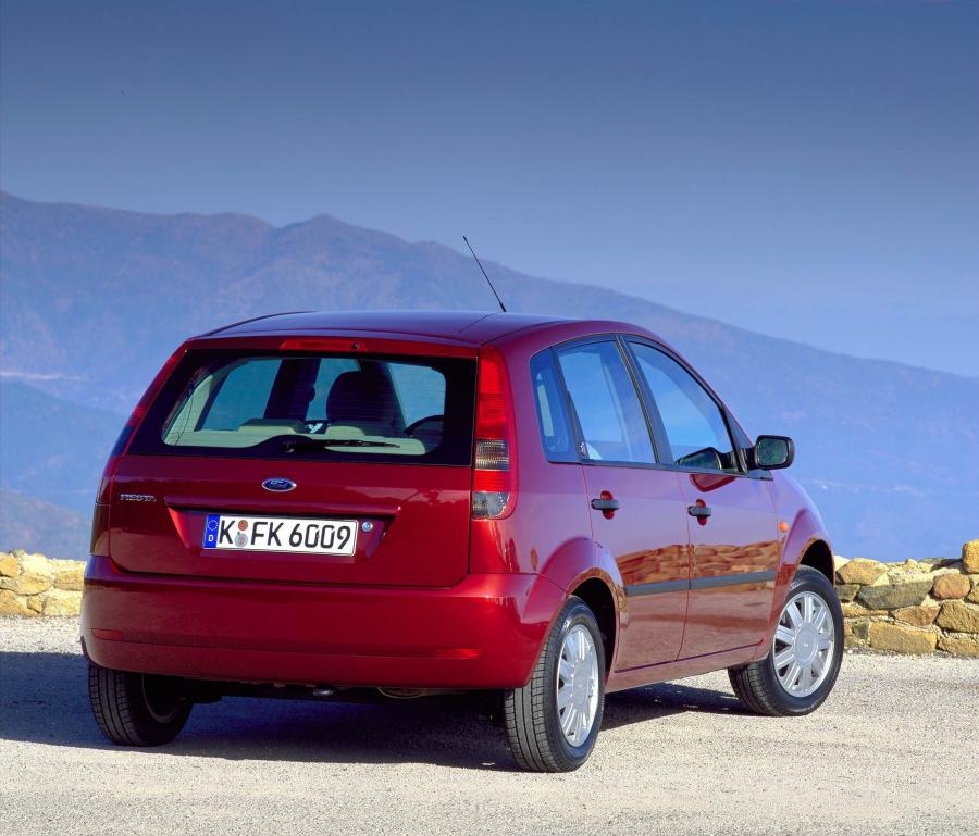  Ford Fiesta 2003 года  (фото 7 из 142)